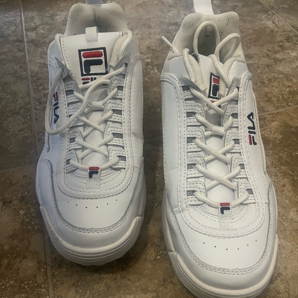 Fila shoes.  Great used condition.  . Size 10 - Picture 1 of 6